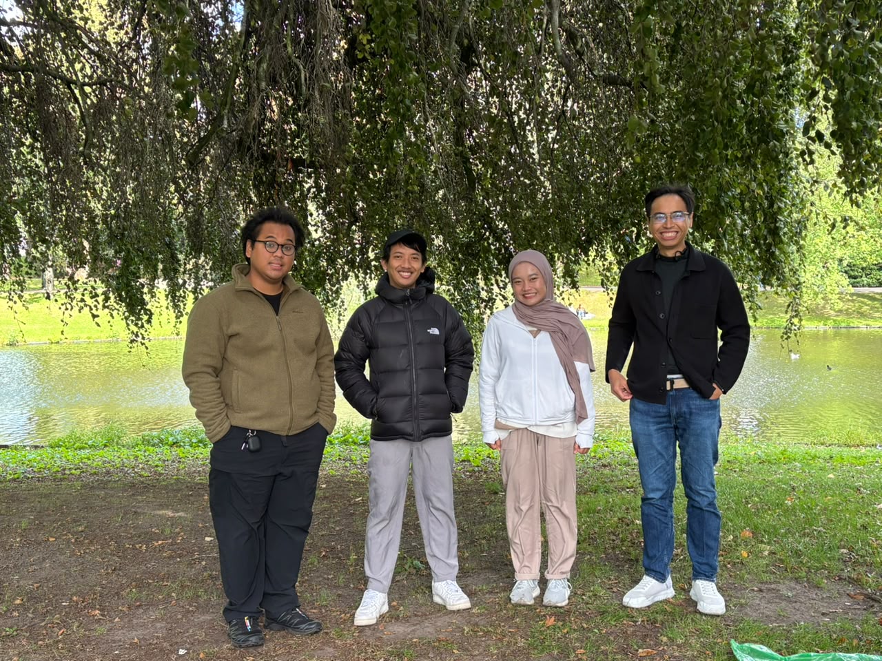 Momen kebersamaan dan senyum dalam Sertijab kepengurusan LPDP Groningen